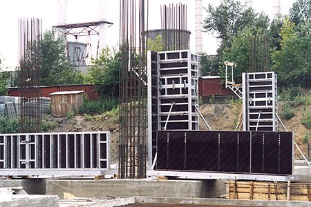 Опалубка колонн крупнощитовая стальная российских производителей